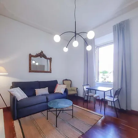 Colosseum Cosy Close To Metro Apartment *